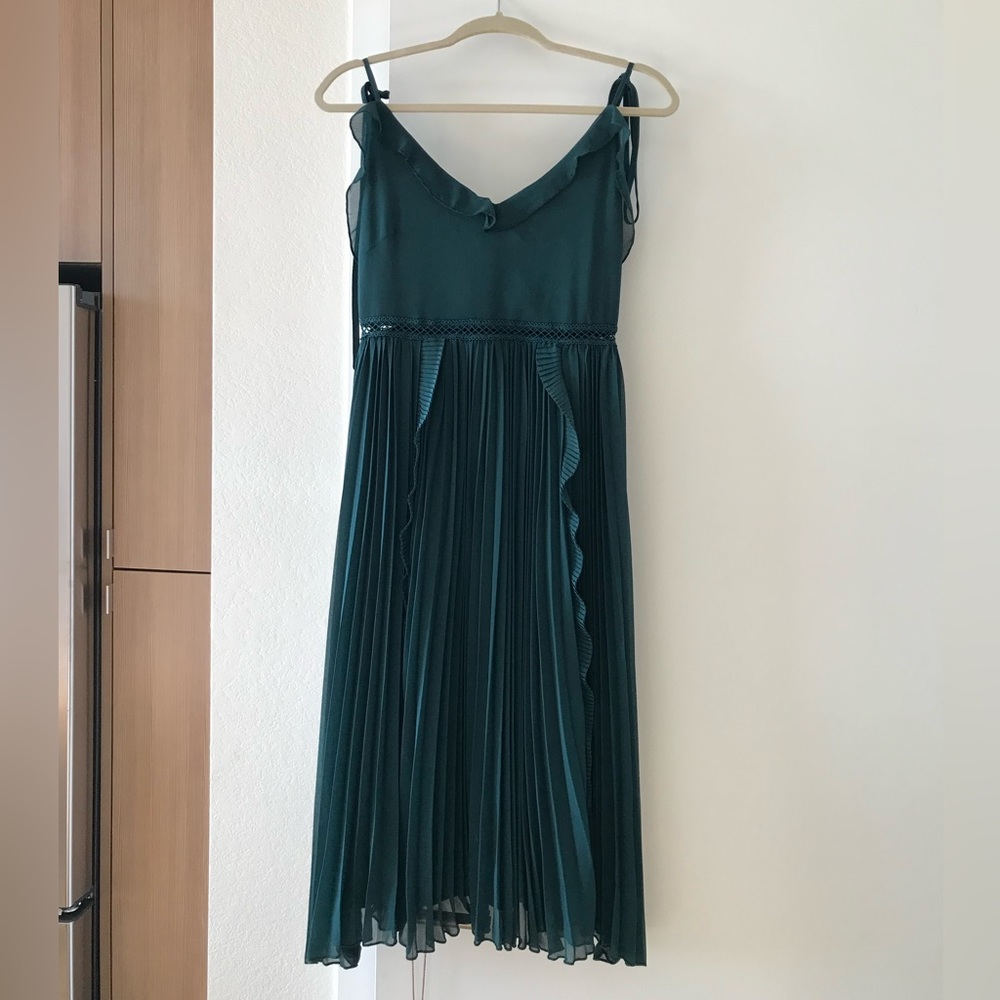 Lulu’s teal cocktail dress